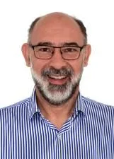 Foto oficial de PROF. ROGER nas eleições 2026, divulgada pelo TSE