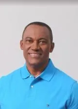Foto oficial de TOINHO CAROLINO nas eleições 2026, divulgada pelo TSE