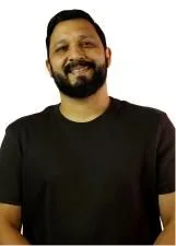 Foto oficial de PROFESSOR LÉO MATOS nas eleições 2026, divulgada pelo TSE