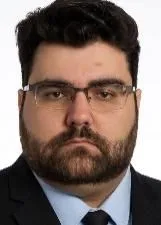 Foto oficial de PROF. LÉO nas eleições 2026, divulgada pelo TSE