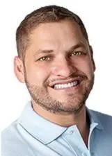 Foto oficial de PROF. MARCOS nas eleições 2026, divulgada pelo TSE