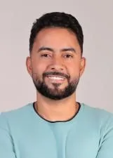 Foto oficial de MC LEOZINHO nas eleições 2026, divulgada pelo TSE