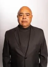 Foto oficial de DINO CÉSAR nas eleições 2026, divulgada pelo TSE
