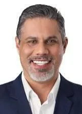 Foto oficial de PROF. RENATO nas eleições 2026, divulgada pelo TSE