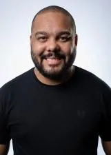 Foto oficial de ADRIANO NASCIMENTO nas eleições 2026, divulgada pelo TSE
