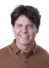 Foto oficial de DR. RAPHAEL OLIVEIRA nas eleições 2026, divulgada pelo TSE